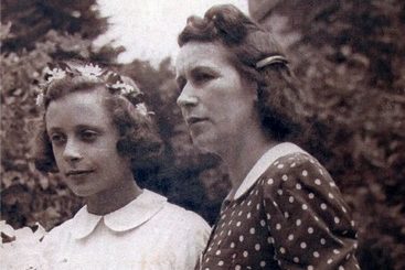 Janina (wówczas Janina Baran) z polską mamą na I komunii świętej, Staniątki 1944 r., wł. prywatna